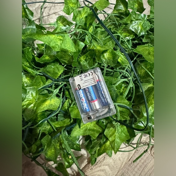 Cascading Ivy Lights String - Picture 6 of 7